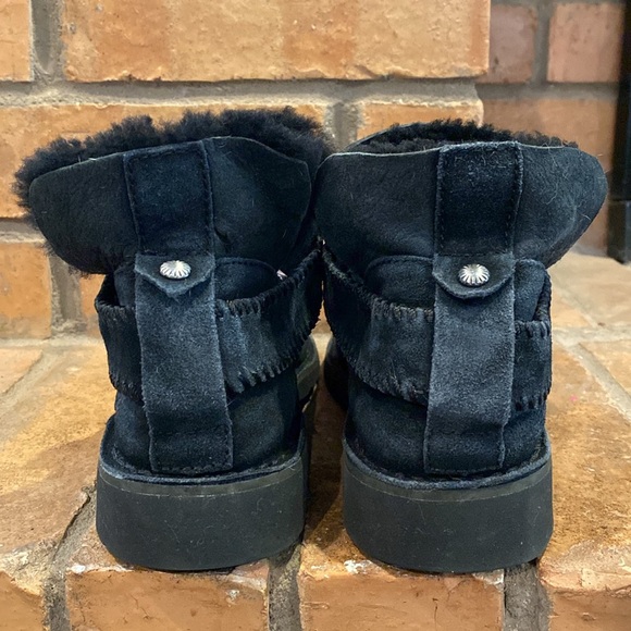 UGG McKay Boot - Size 6 - Picture 12 of 13